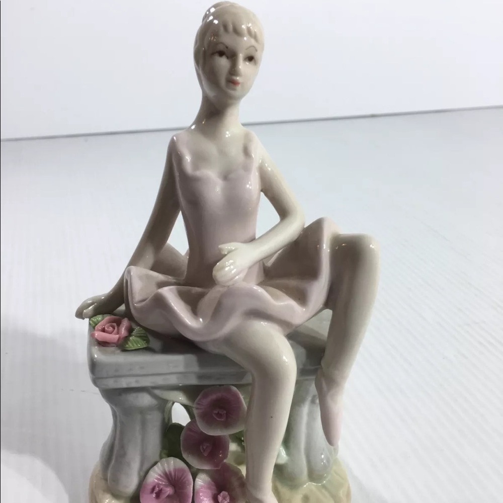 Vintage Ceramic Figurine‎ Ballerina Ballet Dance